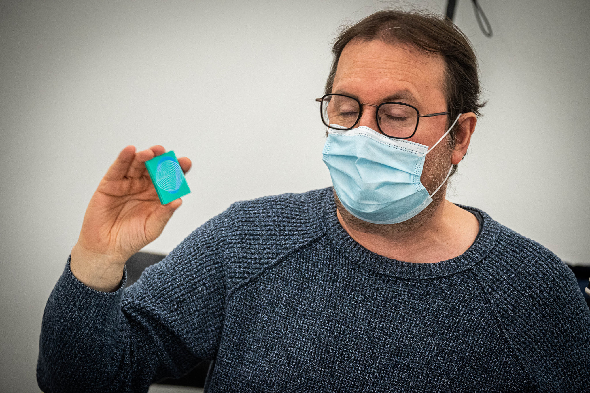 cursisten leert luisteren naar een 'klik'